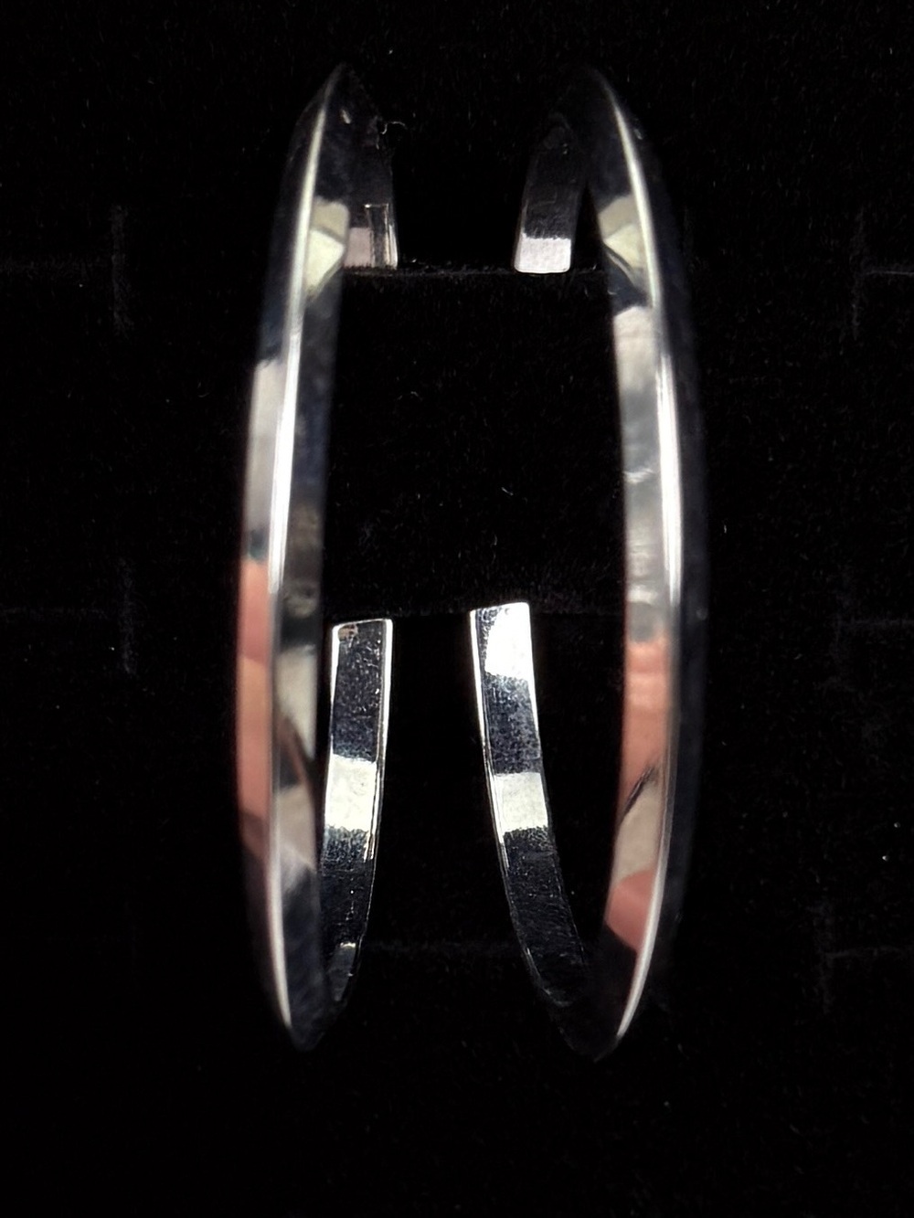 Vintage Large Silvertone open hoop Pierced earrings - Picture 7 of 8